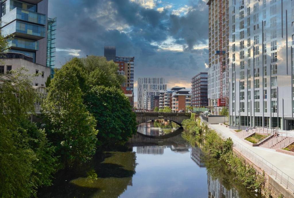 Adelphi Wharf Luxury Apartments 맨체스터 외부 사진